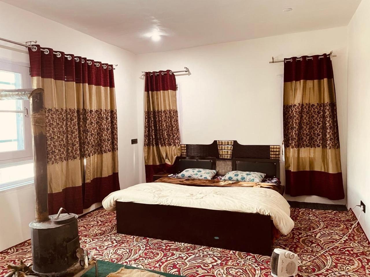 Sunset View Gulmarg Apartment Ngoại thất bức ảnh